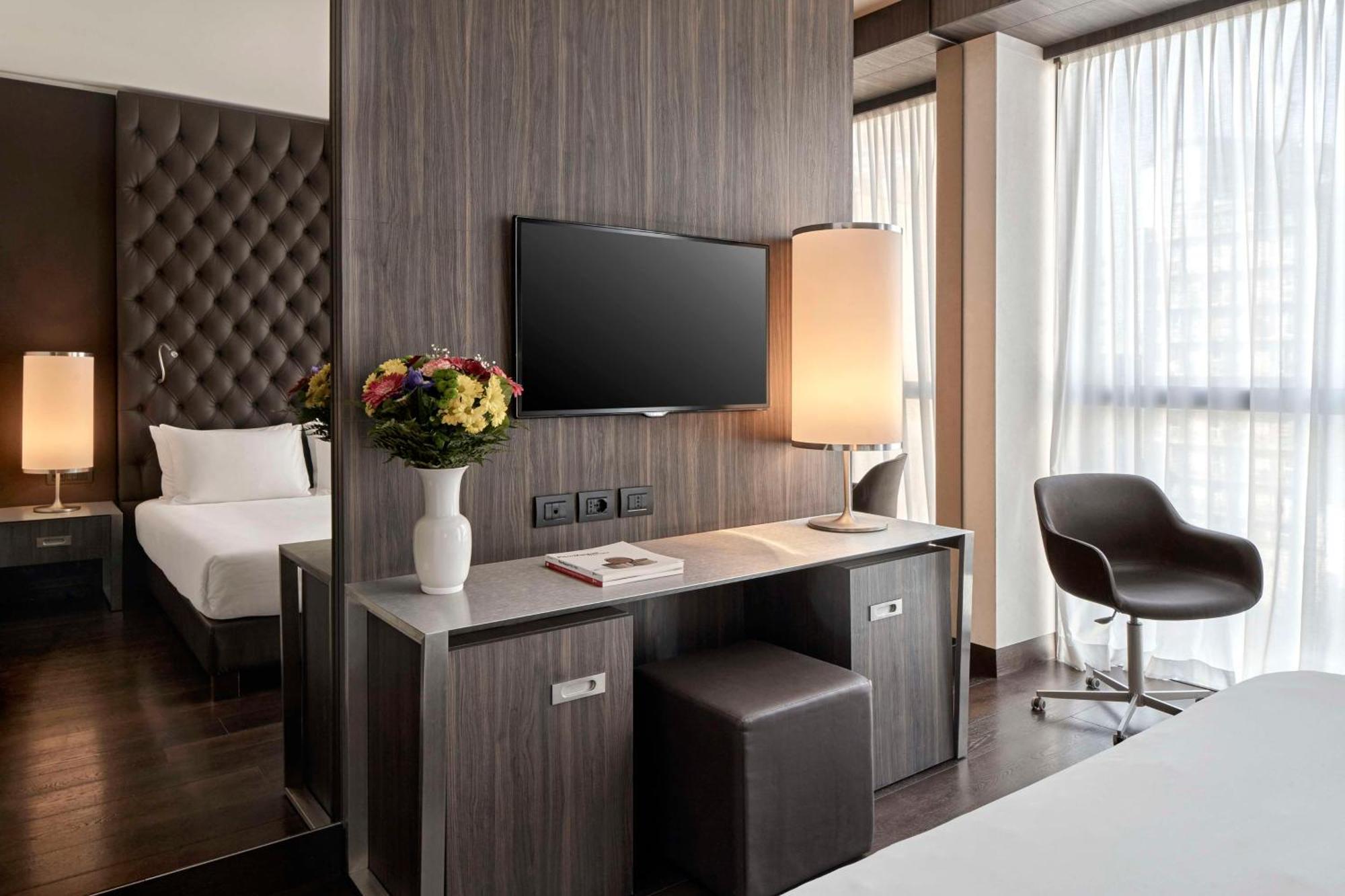 Hyatt Centric Milan Centrale Exterior foto